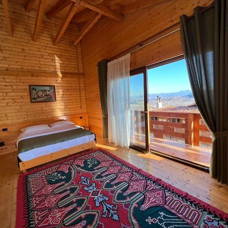 Wooden House Hotel Canaj Ngoại thất bức ảnh