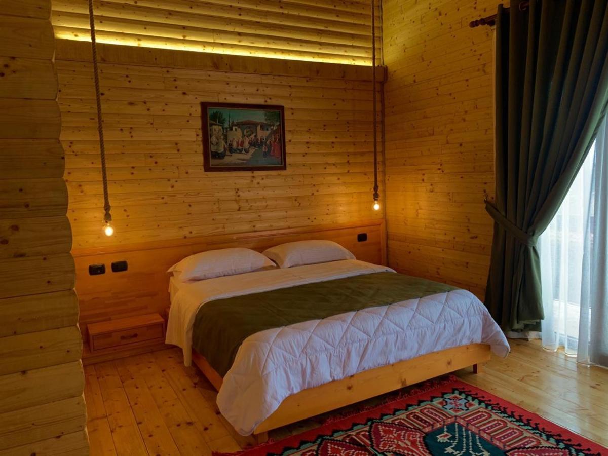 Wooden House Hotel Canaj Ngoại thất bức ảnh