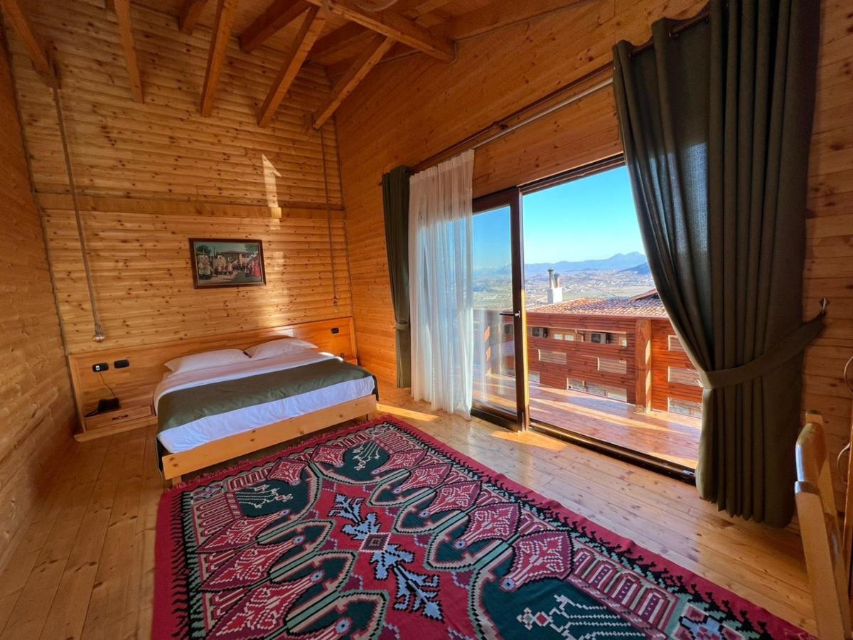 Wooden House Hotel Canaj Ngoại thất bức ảnh