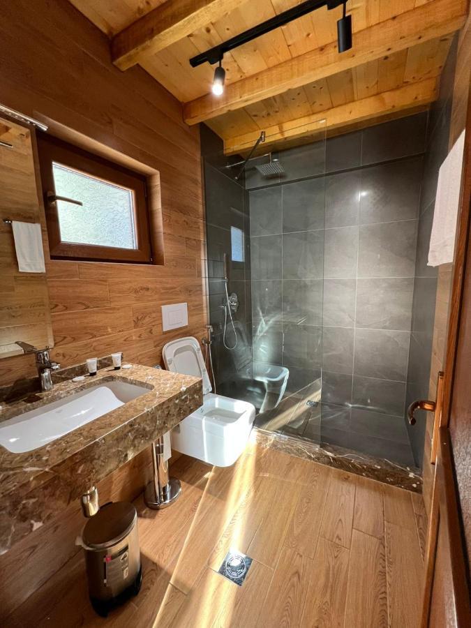 Wooden House Hotel Canaj Ngoại thất bức ảnh