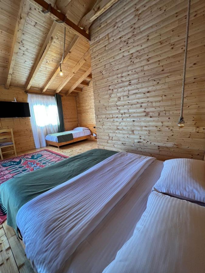Wooden House Hotel Canaj Ngoại thất bức ảnh