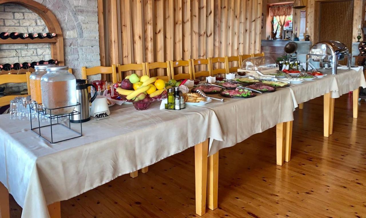 Wooden House Hotel Canaj Ngoại thất bức ảnh