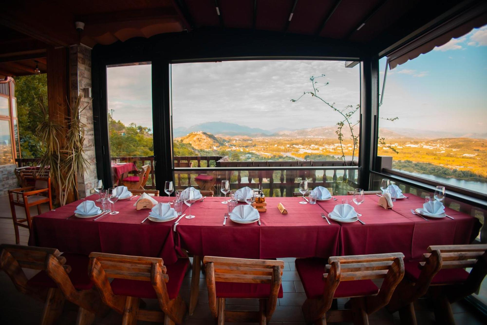 Wooden House Hotel Canaj Ngoại thất bức ảnh