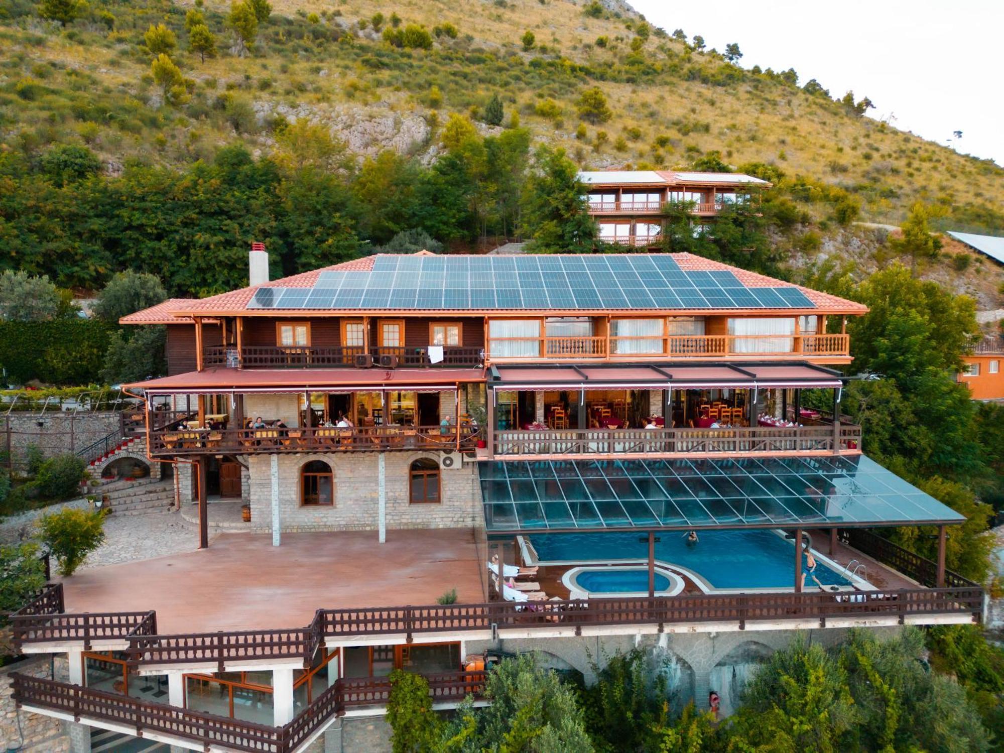 Wooden House Hotel Canaj Ngoại thất bức ảnh